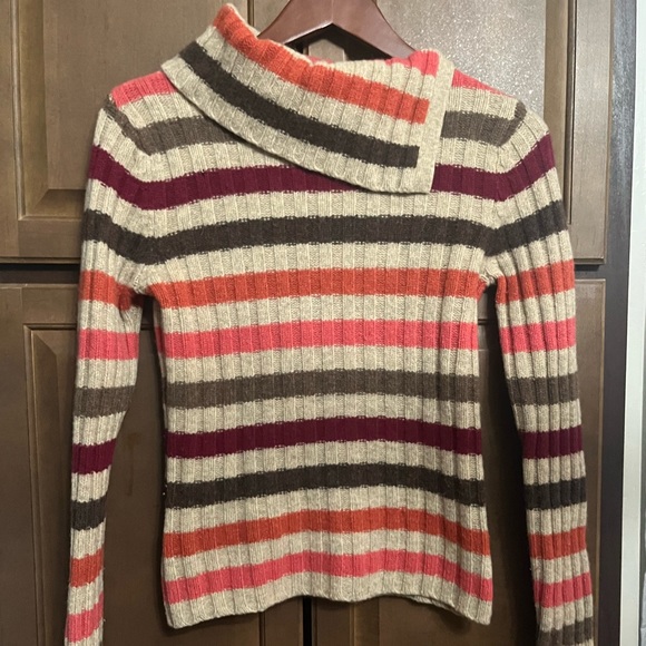 Old Navy Sweater - Picture 1 of 3